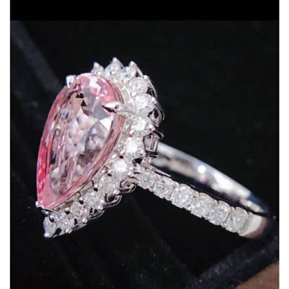 Romantic Pink crystal Cubic Zircon engagement ring - Picture 11 of 13